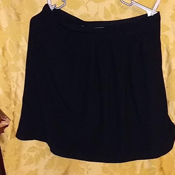 Old navy pleated skirt - Picture 3 of 4